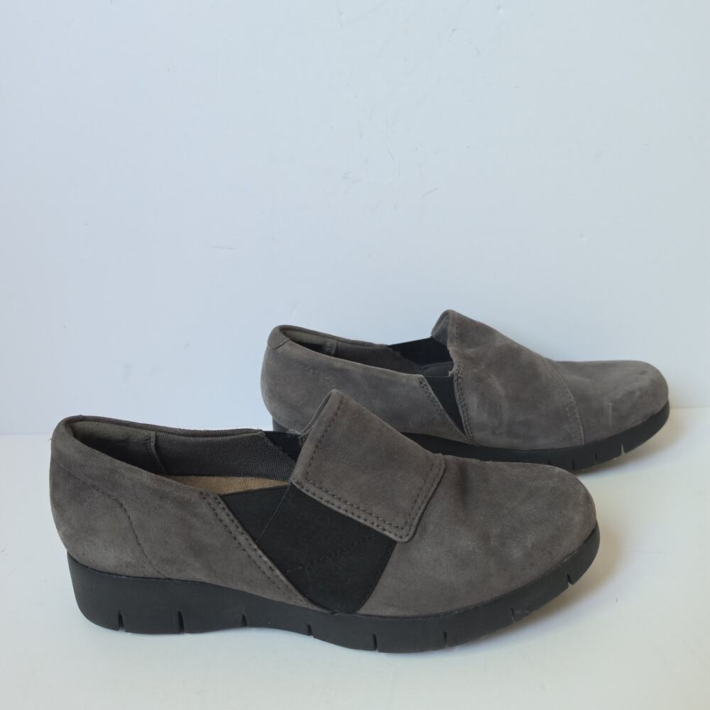 Clarks Artisan Shoes Womens Size 6M Daelyn Monarch Gray Suede Loafers Slip On